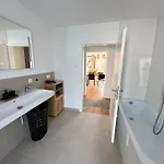 Apartment Modernes 2-schlafzimmer Business Eg In Ehningen, Ibm, Mercedes-benz Sindelfingen, S-bahn Und A81 Mit Parkplatz *