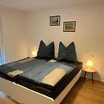 Modernes 2-schlafzimmer Business Eg In Ehningen, Ibm, Mercedes-benz Sindelfingen, S-bahn Und A81 Mit Parkplatz *
