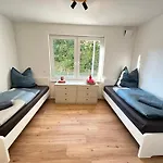 Apartment Modernes 2-schlafzimmer Business Eg In Ehningen, Ibm, Mercedes-benz Sindelfingen, S-bahn Und A81 Mit Parkplatz