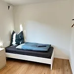 Modernes 2-schlafzimmer Business Eg In Ehningen, Ibm, Mercedes-benz Sindelfingen, S-bahn Und A81 Mit Parkplatz *