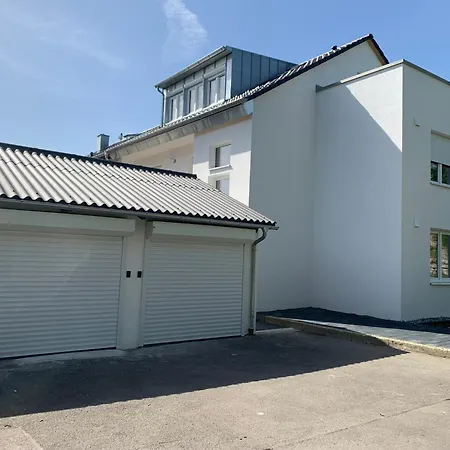 Apartment Luxurioese Eg-wohnung Mit Gartenblick & Garage - 3 Min Zur S-bahn - Naehe Messe Stuttgart, Daimler & Ibm - Ideal Fuer Familien & Geschaeftsreisende Ehningen