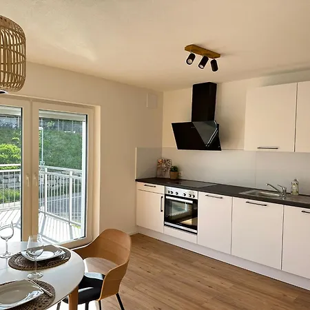 Apartment Luxurioese Eg-wohnung Mit Gartenblick & Garage - 3 Min Zur S-bahn - Naehe Messe Stuttgart, Daimler & Ibm - Ideal Fuer Familien & Geschaeftsreisende