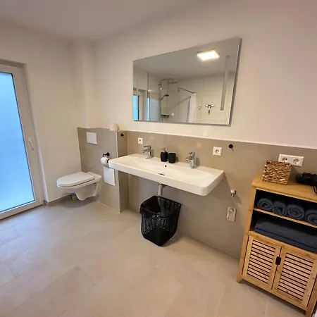 Ab2 Luxurioese Eg-wohnung Mit Gartenblick & Garage I 3 Min Zur S-bahn I Naehe Messe Stuttgart Appartamento