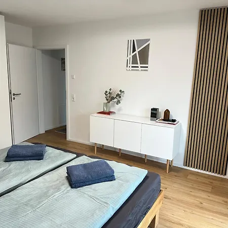 Luxurioese Eg-wohnung Mit Gartenblick & Garage - 3 Min Zur S-bahn - Naehe Messe Stuttgart, Daimler & Ibm - Ideal Fuer Familien & Geschaeftsreisende Apartment Ehningen
