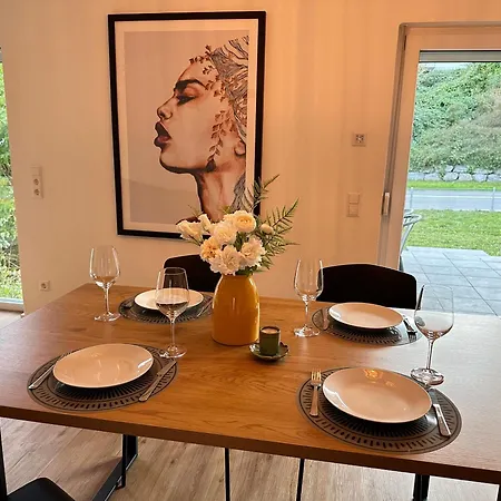 Appartamento Ab2 Luxurioese Eg-wohnung Mit Gartenblick & Garage I 3 Min Zur S-bahn I Naehe Messe Stuttgart *