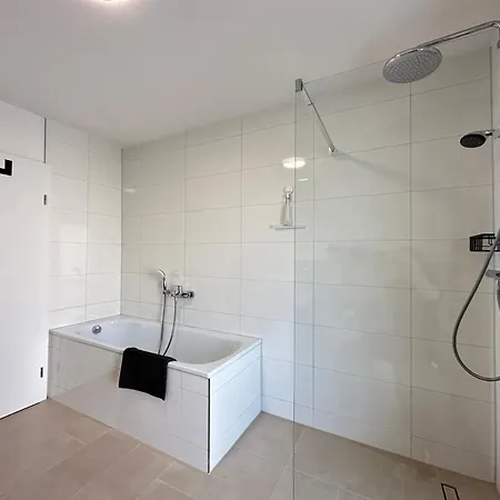 Ab2 Luxurioese Eg-wohnung Mit Gartenblick & Garage - 3 Min Zur S-bahn - Naehe Messe Stuttgart, Daimler & Ibm - Ideal Fuer Familien & Geschaeftsreisende