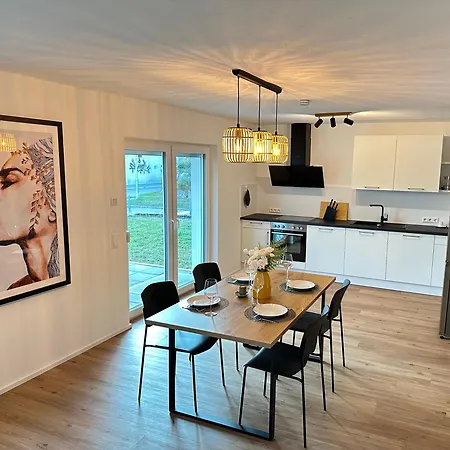 Ab2 Luxurioese Eg-wohnung Mit Gartenblick & Garage I 3 Min Zur S-bahn I Naehe Messe Stuttgart Appartamento Ehningen