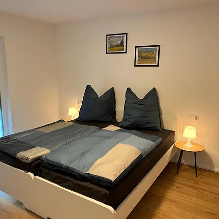 Modernes 2-Schlafzimmer Business Wohnung In Ehningen Nahe Ibm, Mercedes-Benz Sindelfingen, S-Bahn Und A81 Mit Parkplatz *