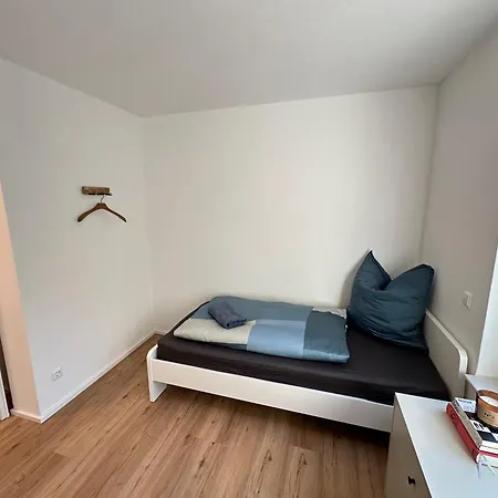 Modernes 2-Schlafzimmer Business Wohnung In Ehningen Nahe Ibm, Mercedes-Benz Sindelfingen, S-Bahn Und A81 Mit Parkplatz * Ehningen