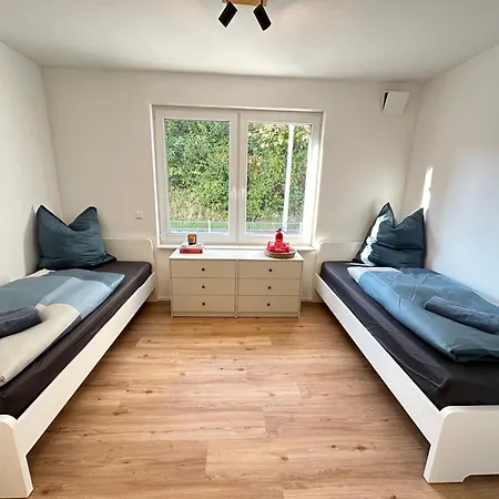 Apartment Luxurioese Eg-wohnung Mit Gartenblick & Garage - 3 Min Zur S-bahn - Naehe Messe Stuttgart, Daimler & Ibm - Ideal Fuer Familien & Geschaeftsreisende