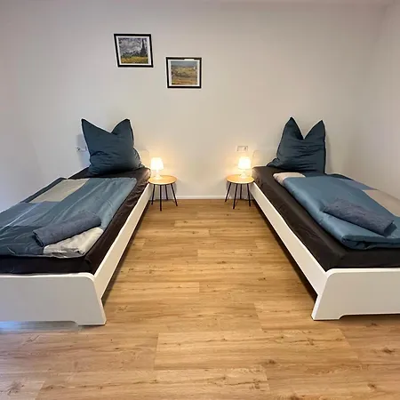 Modernes 2-Schlafzimmer Business Wohnung In Ehningen Nahe Ibm, Mercedes-Benz Sindelfingen, S-Bahn Und A81 Mit Parkplatz Appartement