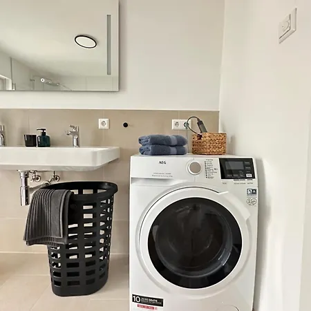 Appartamento Ab2 Luxurioese Eg-wohnung Mit Gartenblick & Garage I 3 Min Zur S-bahn I Naehe Messe Stuttgart *