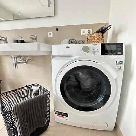 Luxurioese Eg-wohnung Mit Gartenblick & Garage - 3 Min Zur S-bahn - Naehe Messe Stuttgart, Daimler & Ibm - Ideal Fuer Familien & Geschaeftsreisende