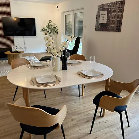 Luxurioese Eg-wohnung Mit Gartenblick & Garage - 3 Min Zur S-bahn - Naehe Messe Stuttgart, Daimler & Ibm - Ideal Fuer Familien & Geschaeftsreisende